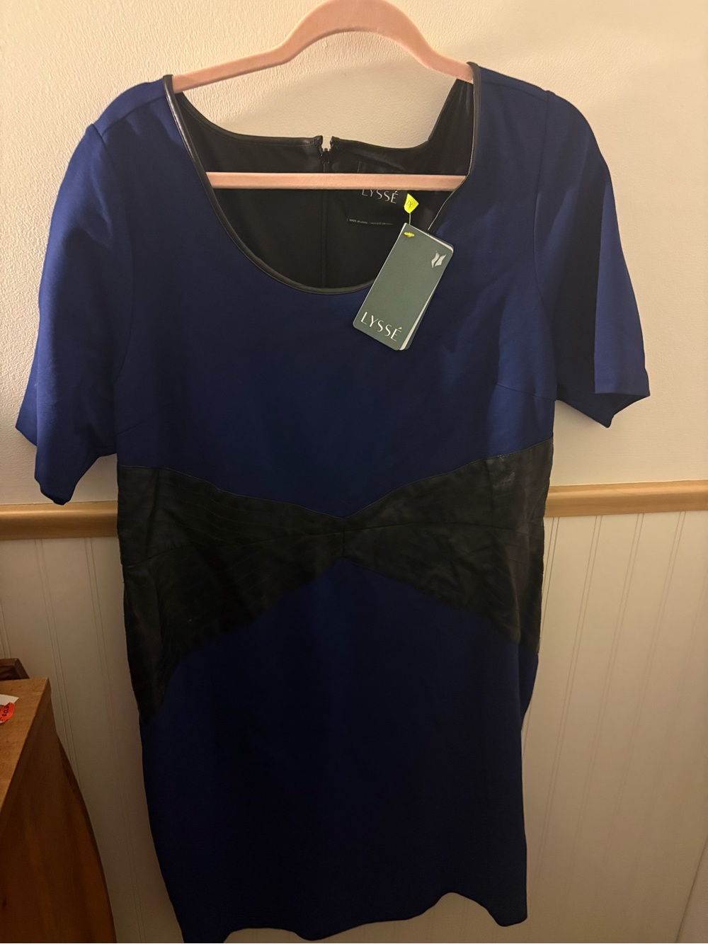 Lysse NWT Navy Blue Black Faux Leather Panel Sheath Dress Womens Size 4